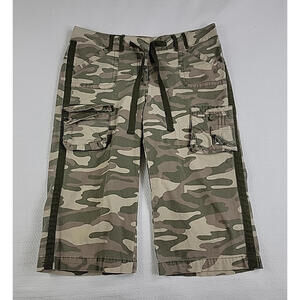 High Sierra Camo shorts w/draw string - Size Small 6-pocket
